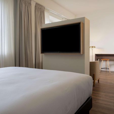 Doubletree By Hilton Sittard Hotel Exterior photo