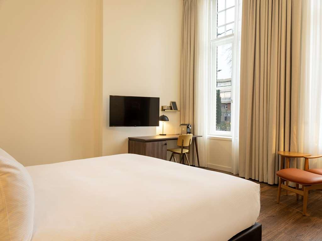 Doubletree By Hilton Sittard Hotel Room photo