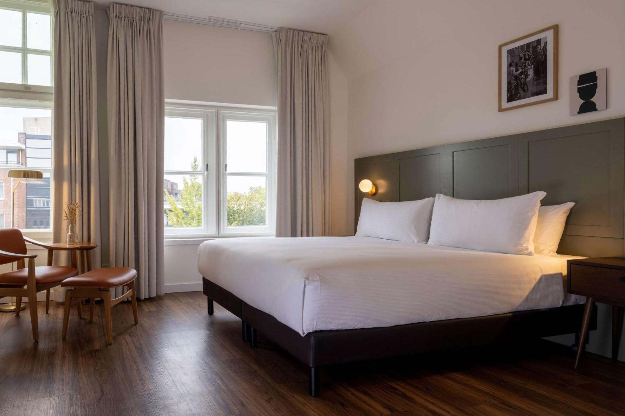 Doubletree By Hilton Sittard Hotel Exterior photo